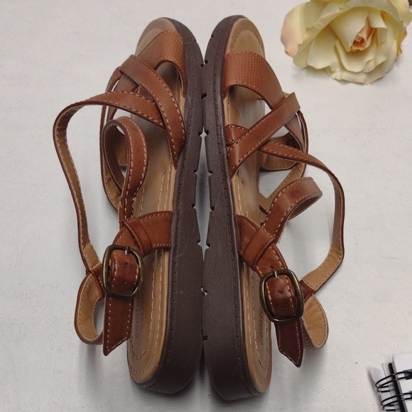 Predictions Brown Leather Sandals with Adjustable Straps - Picture 4 of 7
